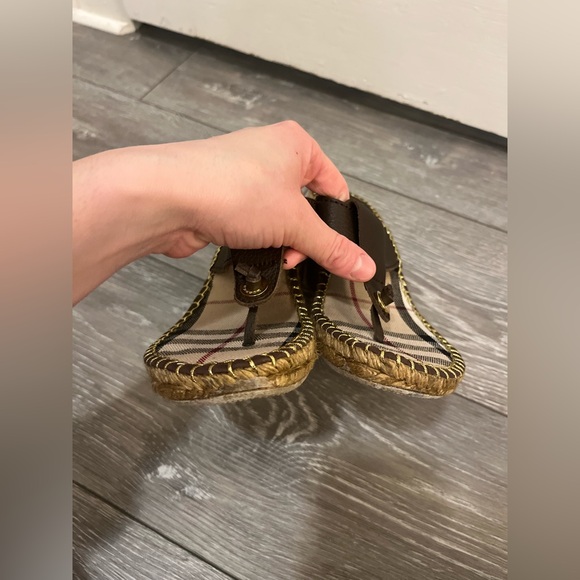 Burberry Nova Check pattern leather thong espadrille wedge sandals Size 38 / W 8 - Picture 13 of 14